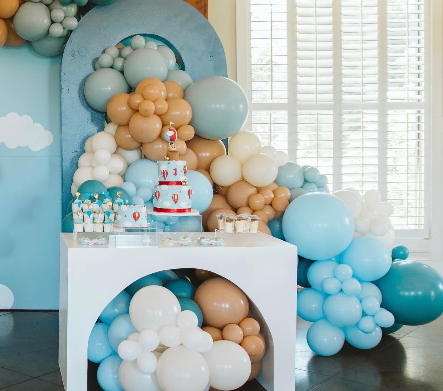 Airplane Theme Birthday Cake | Confetti Jar