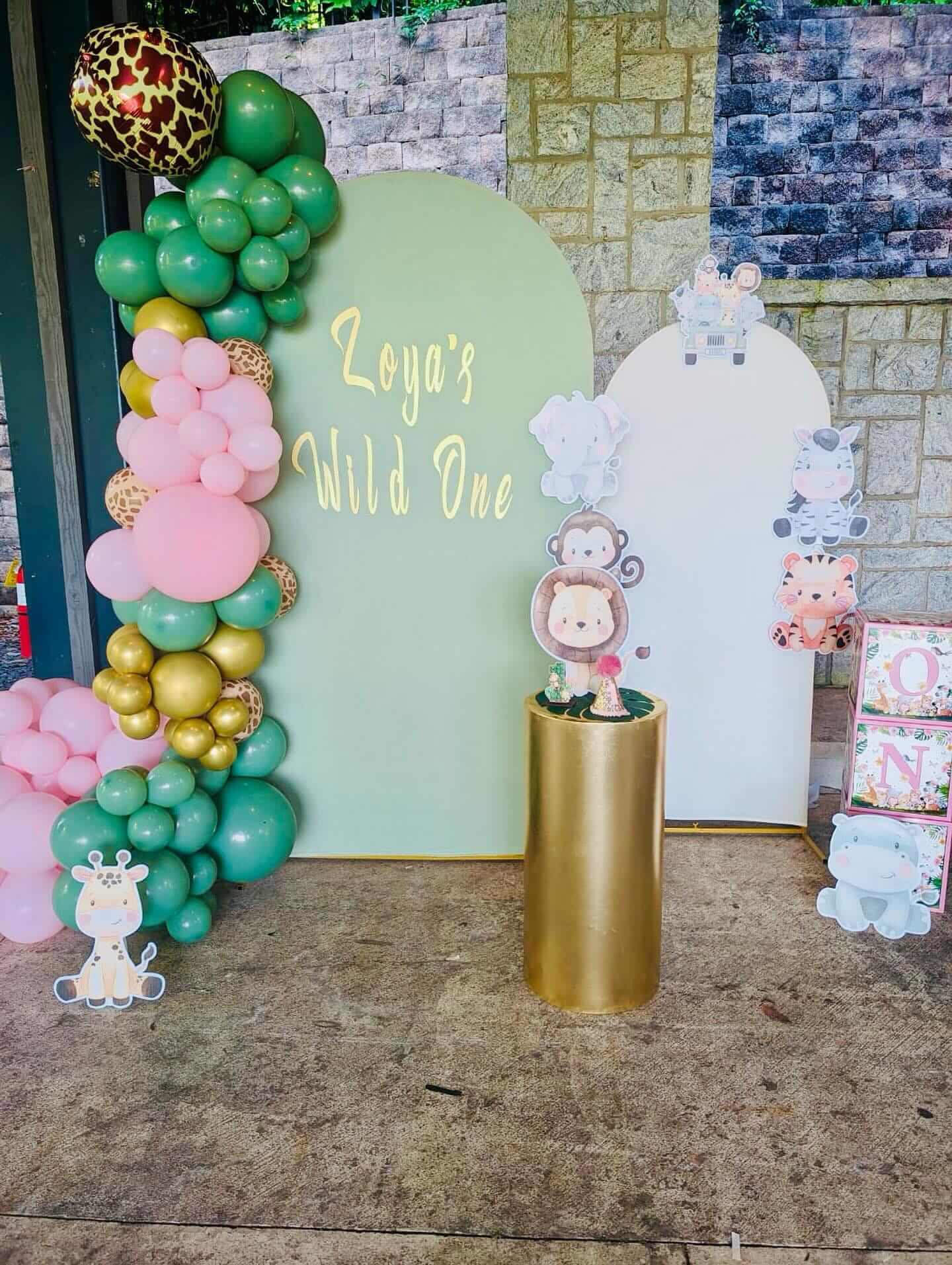 Wild One Themed Birthday Party Balloon Decor and Backdrop | Confetti Jar